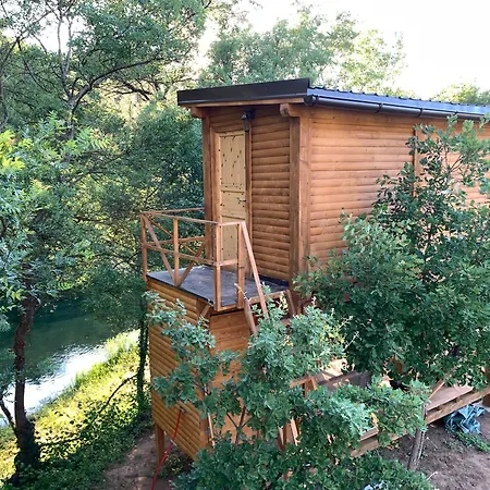 Parque de Campismo Magical Treehouse W Sandy Mostar